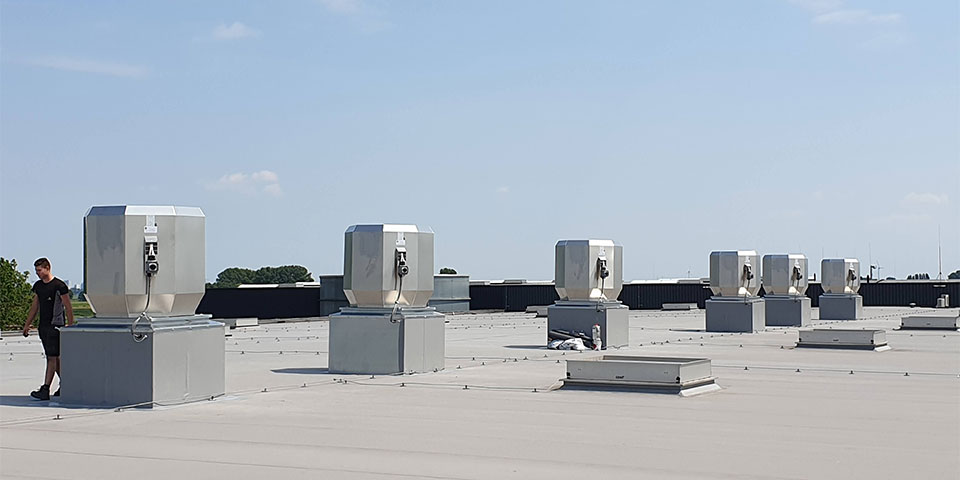 Eenvoudig maar solide ventilatiesysteem houdt elektronische bandenopslag op temperatuur