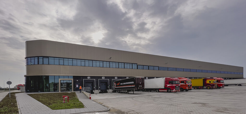 Nieuw distributiecentrum voor Vos Transport in Zaltbommel