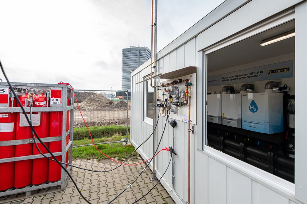 Remeha & Hollander Techniek stellen eerste 100% waterstofketel voor de utiliteitsmarkt in bedrijf